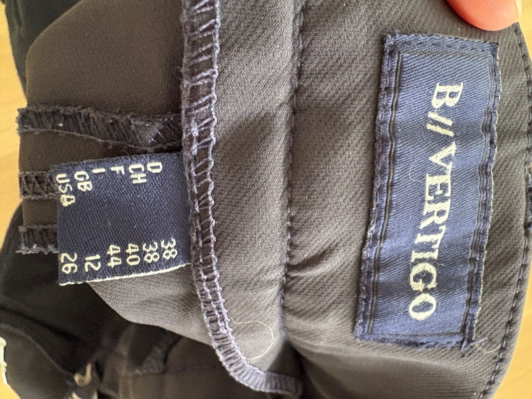 Pantaloni: B Vertigo Reithose Kniegrip Gr. 38 – Usato da Pratteln venduto da sim_y9y9 3