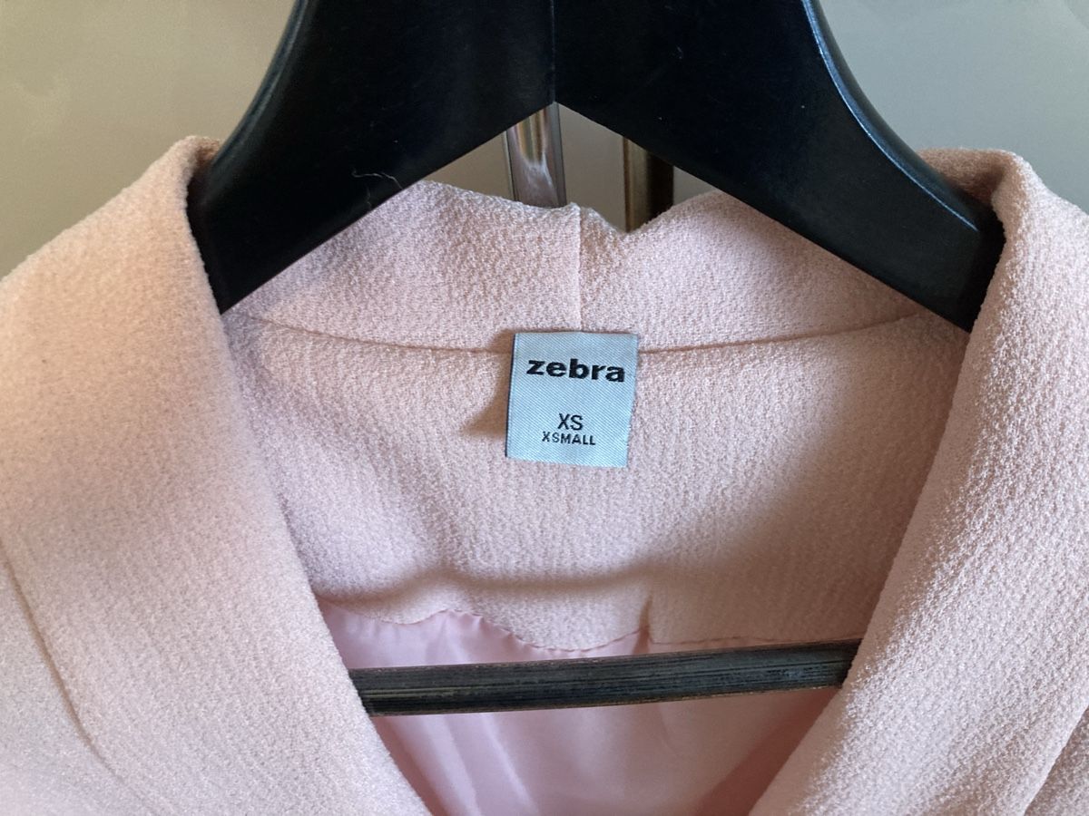 Zebra Jacken: Rosa Blazer Zebra Grösse XS – Gebraucht aus Stäfa von lauramode 1