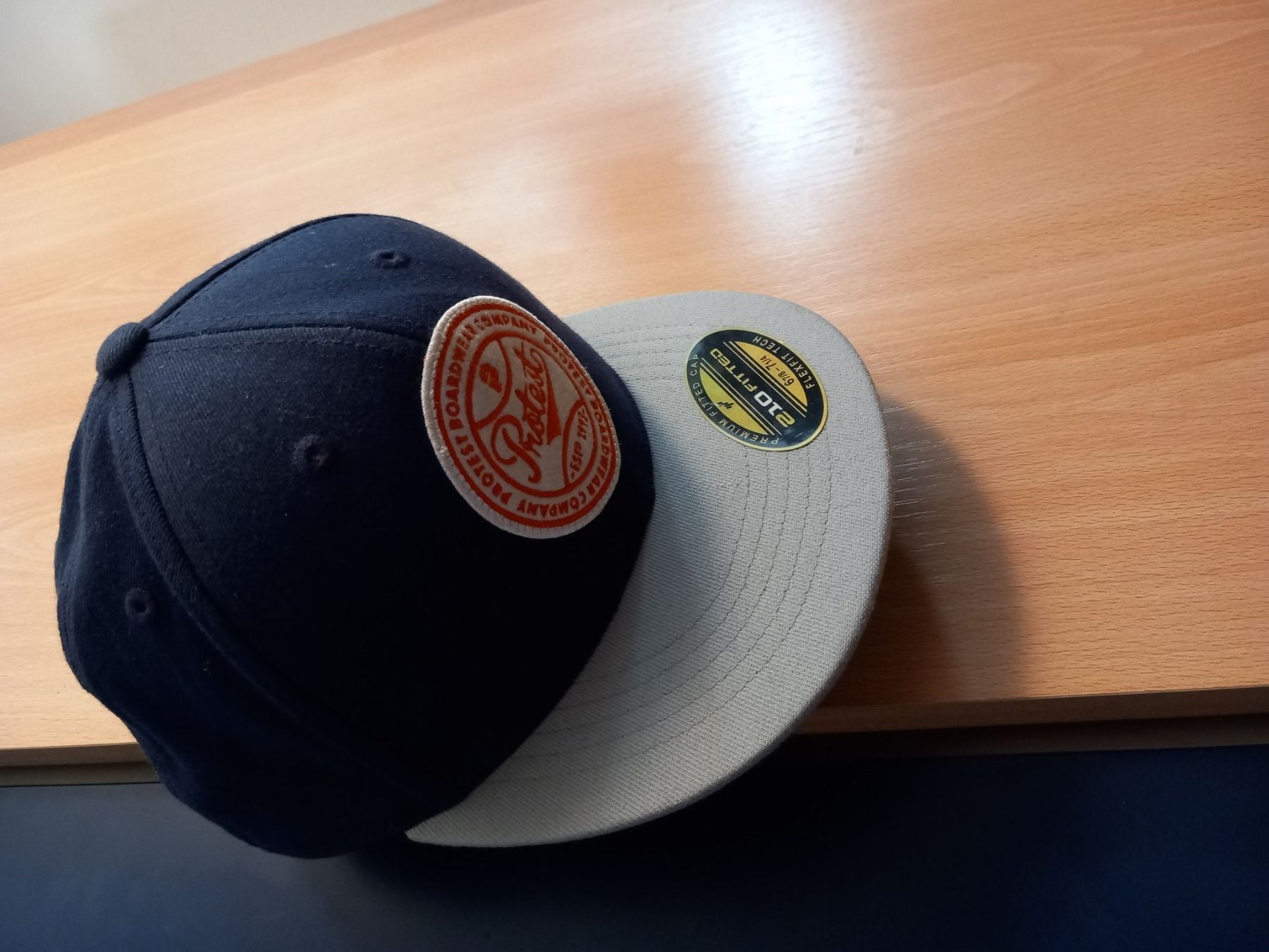 Hüte, Mützen & Caps: Protest hat/mütze – Neu (gemäss Beschreibung) aus Zürich von emilyduchamp