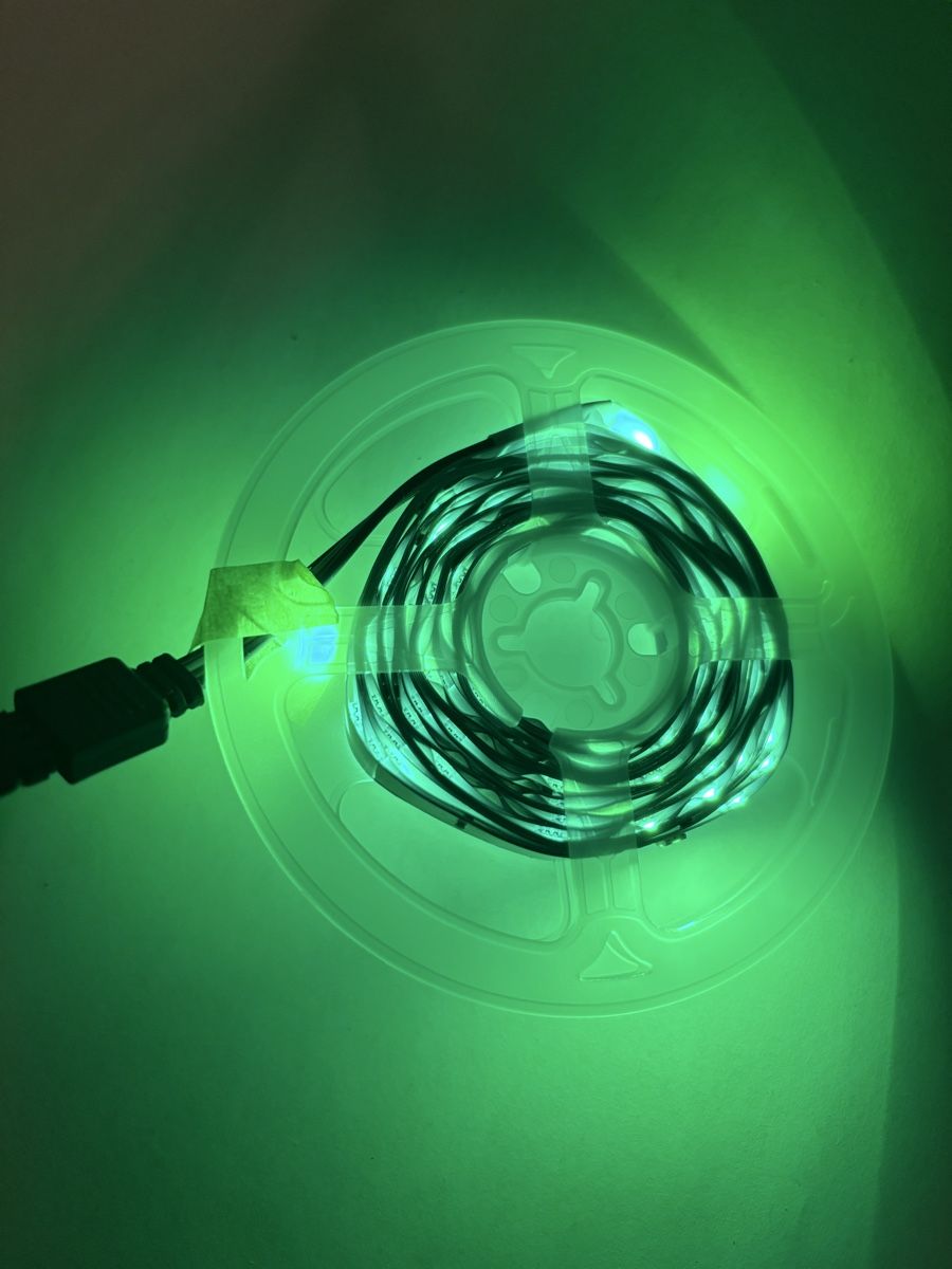 Ghirlande e barre luminose: Bande LED RGB 5m avec télécommande et application – Nuovo (secondo la descrizione) da Cheseaux-Noréaz venduto da therese09