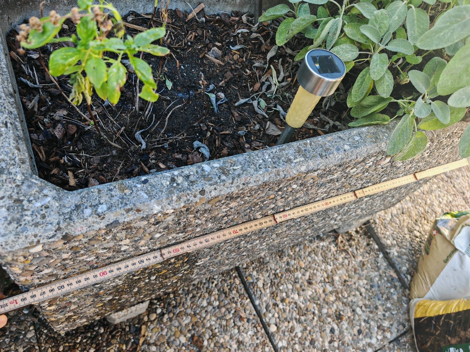 Vasi per fiori: Beton Trog für Hochbeet oder Brunnen – Usato da Menziken venduto da Hangover95 2