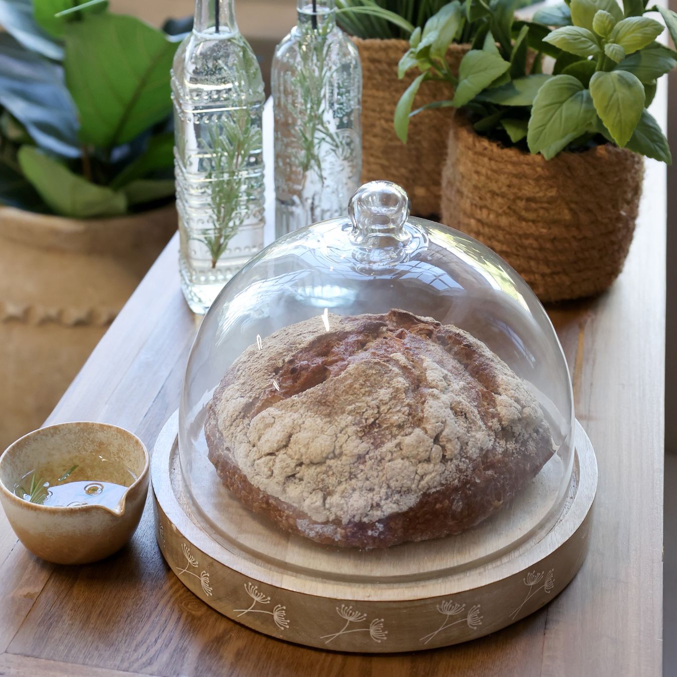 Articoli in legno: Glasglocke mit Schnitzereien «Tours» – Nuovo e nell'imballaggio originale da Innertkirchen venduto da Glatthard-Interior