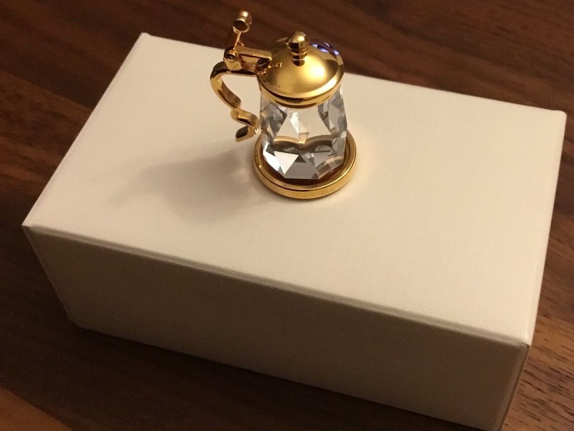 Swarovski Statuette: Swarovski Crystal Memories Bierbecher – Usato da Bern venduto da Minnie74 1