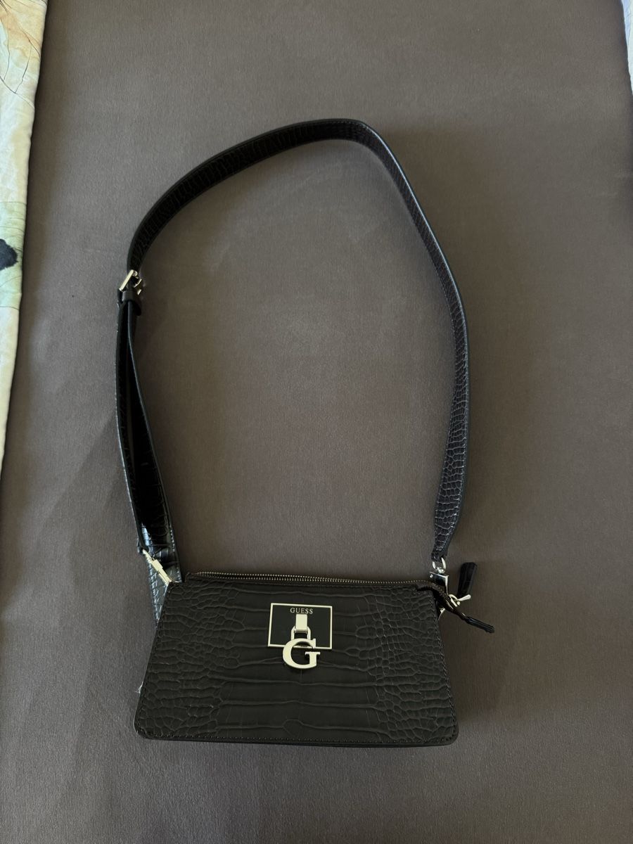 Guess Taschen für Damen: Guess Tasche – Gebraucht aus Tagelswangen von Isa036