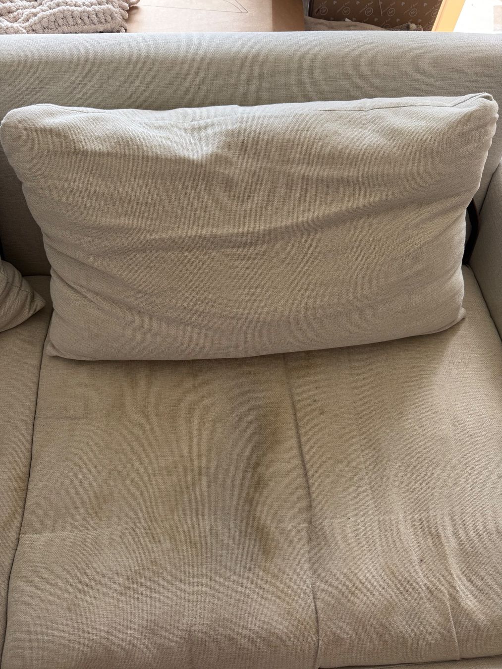 Sofas: Gratis Beige Sofa mit Hocker und Teppich – Gebraucht aus Zürich von hil_zh8n 2