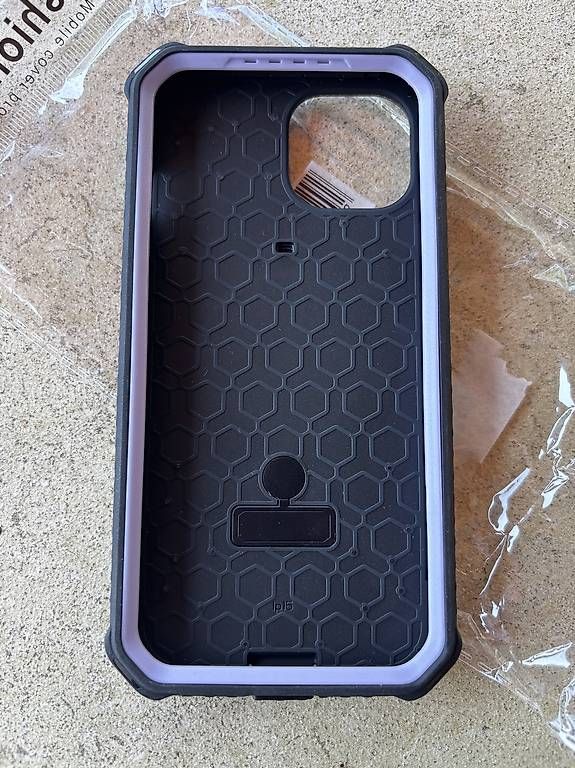 Apple Coques & Protection écran: Coque antichoc violet IPhone 15 neuve – Neuf avec emballage d'origine à Perroy par barballalla 1