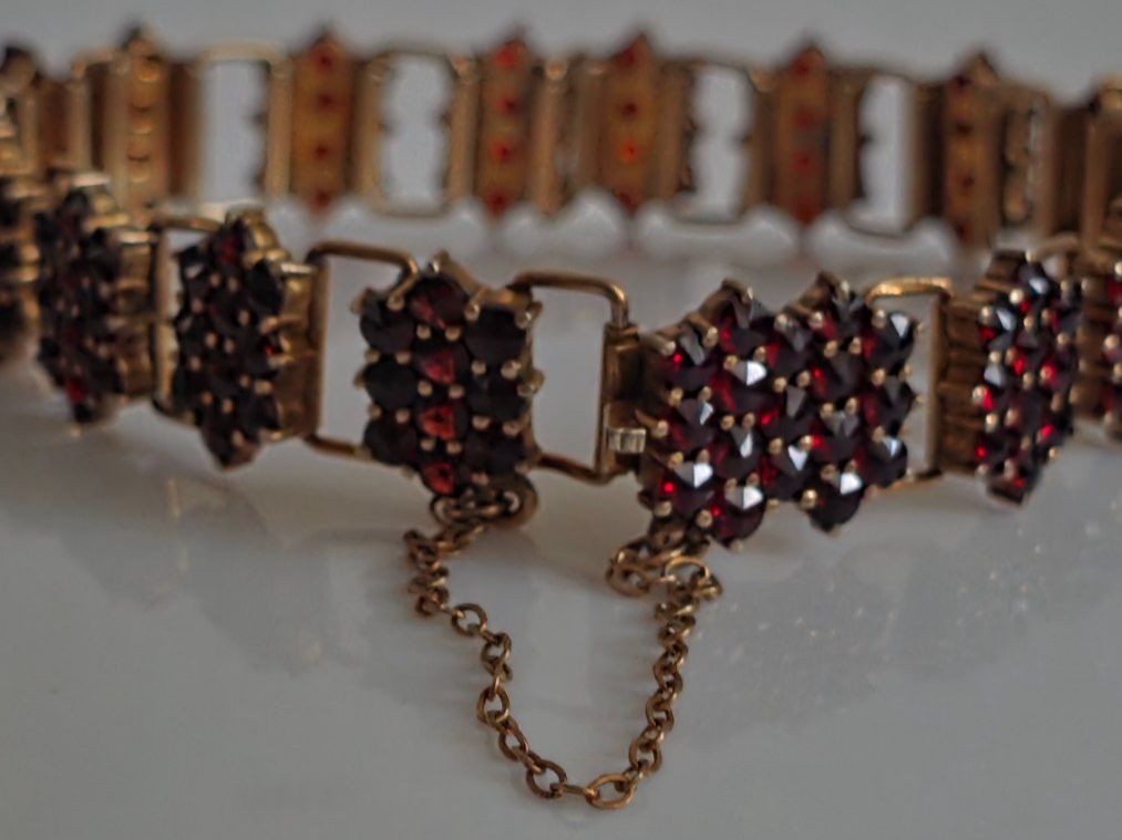 Bracciali & Braccialetti: Armband mit Granaten – Usato da Wittenbach venduto da rose_rosi 1