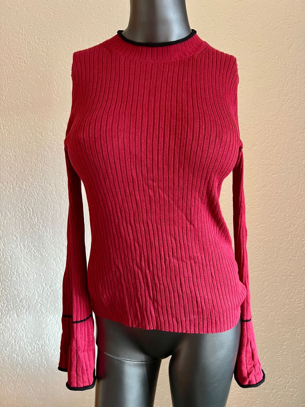 Maglioni & Felpe: Damen Strick Pullover Rot Langarm Gerippt Gr S M – Usato da Frenkendorf venduto da Style365