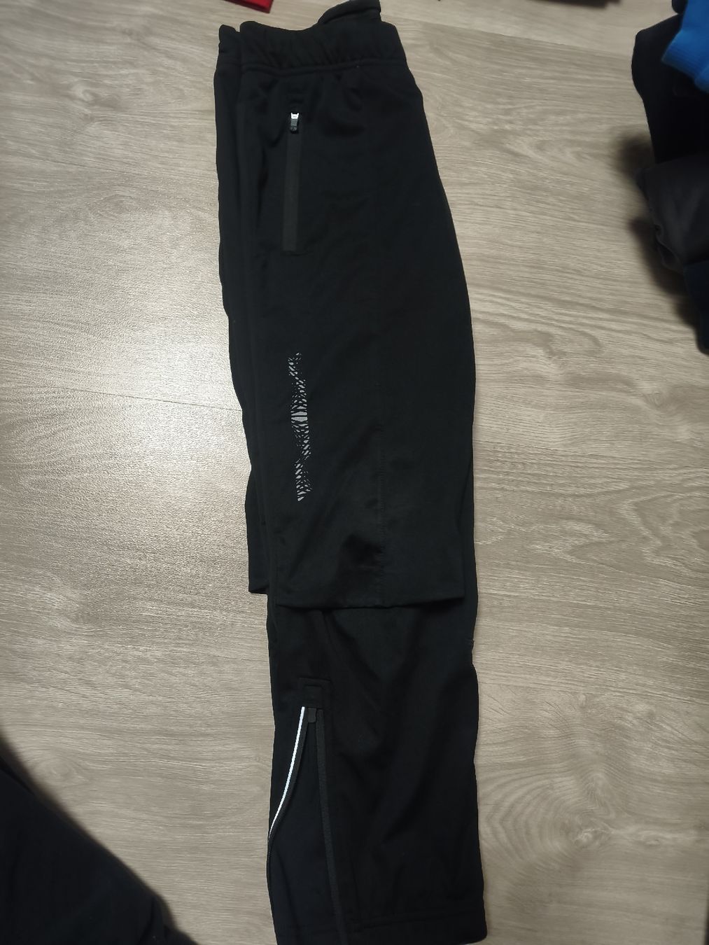 Ensembles coordonnés: Kinder Trainer Hose 134-140 – D'occasion à Tagelswangen par son_z88g 6