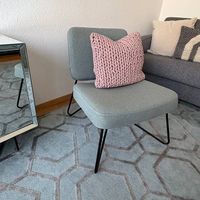 Fauteuil vert-gris dans le style rétro