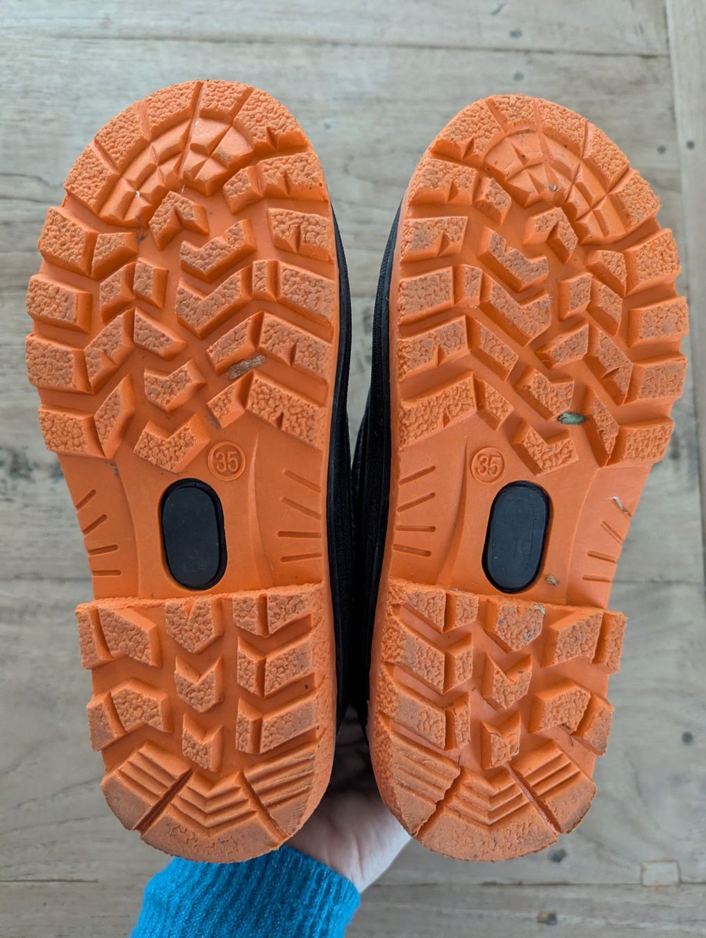 Scarpe per ragazzi: Winterstiefel Gr. 35 – Usato da Inwil venduto da rednag_tam 1