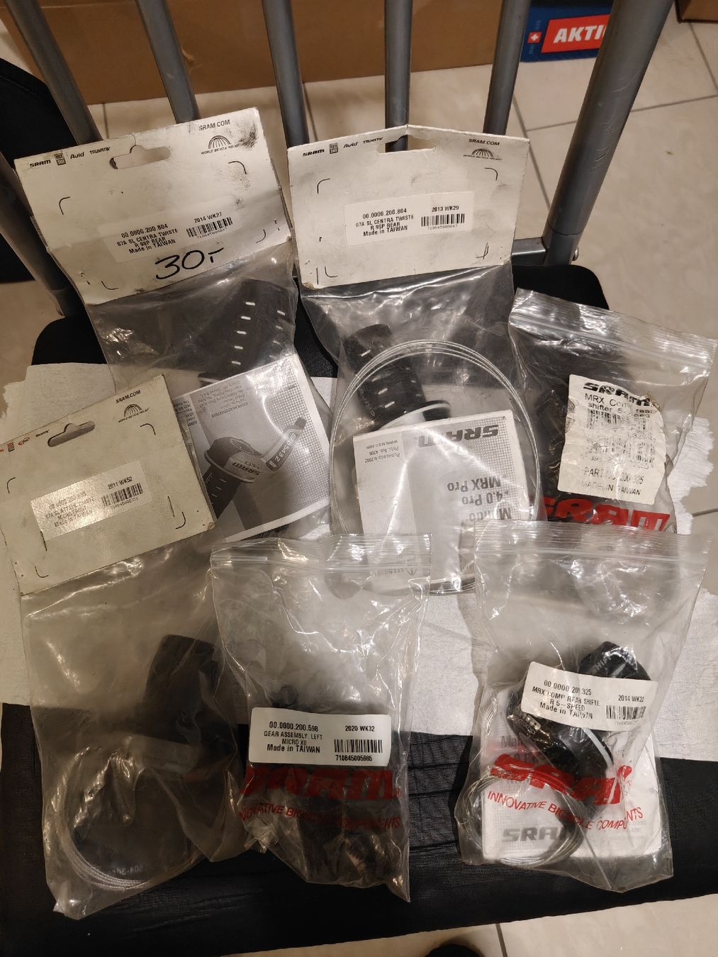 Sram Pezzi di ricambio: SRAM Drehgriffschalter Set verschiedene Modelle neu – Nuovo (secondo la descrizione) da Balsthal venduto da 20122017