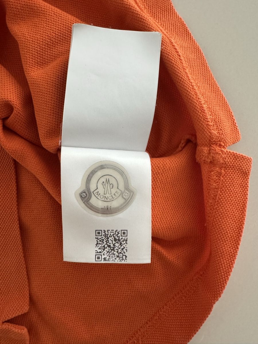 Moncler Magliette Polo: Polo Moncler – Nuovo (secondo la descrizione) da Bellinzona venduto da eli_6mr5 3