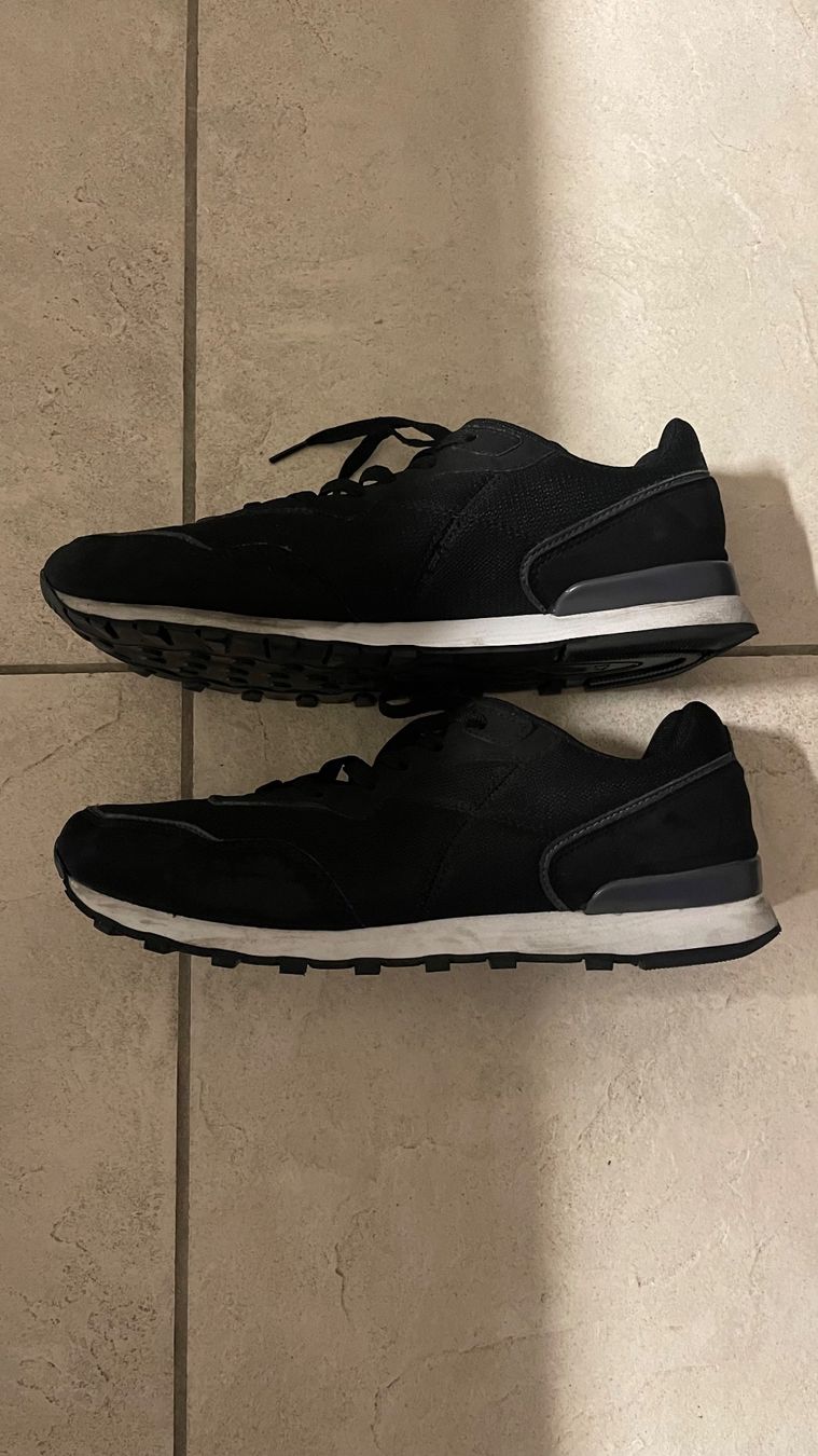 Scarpe da uomo: Sneaker Vty schwarz sportlich Grösse 43 – Usato da Wetzikon ZH venduto da Schrungus 2