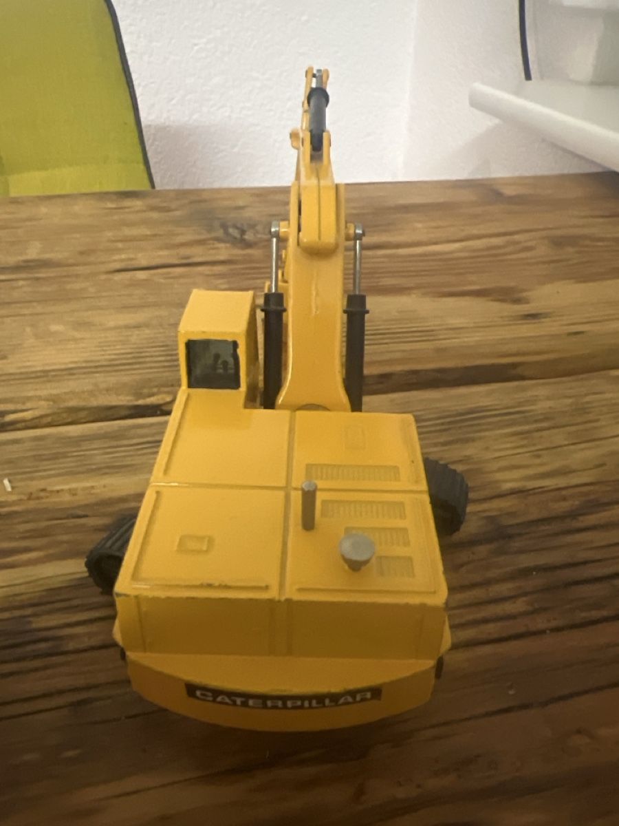 Modellautos: Caterpillar Bagger Modell gelb – Gebraucht aus Umiken von mar_p7n9 1