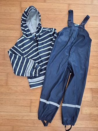 Regenjacke und Regenhose Grösse 128 Migros Kids