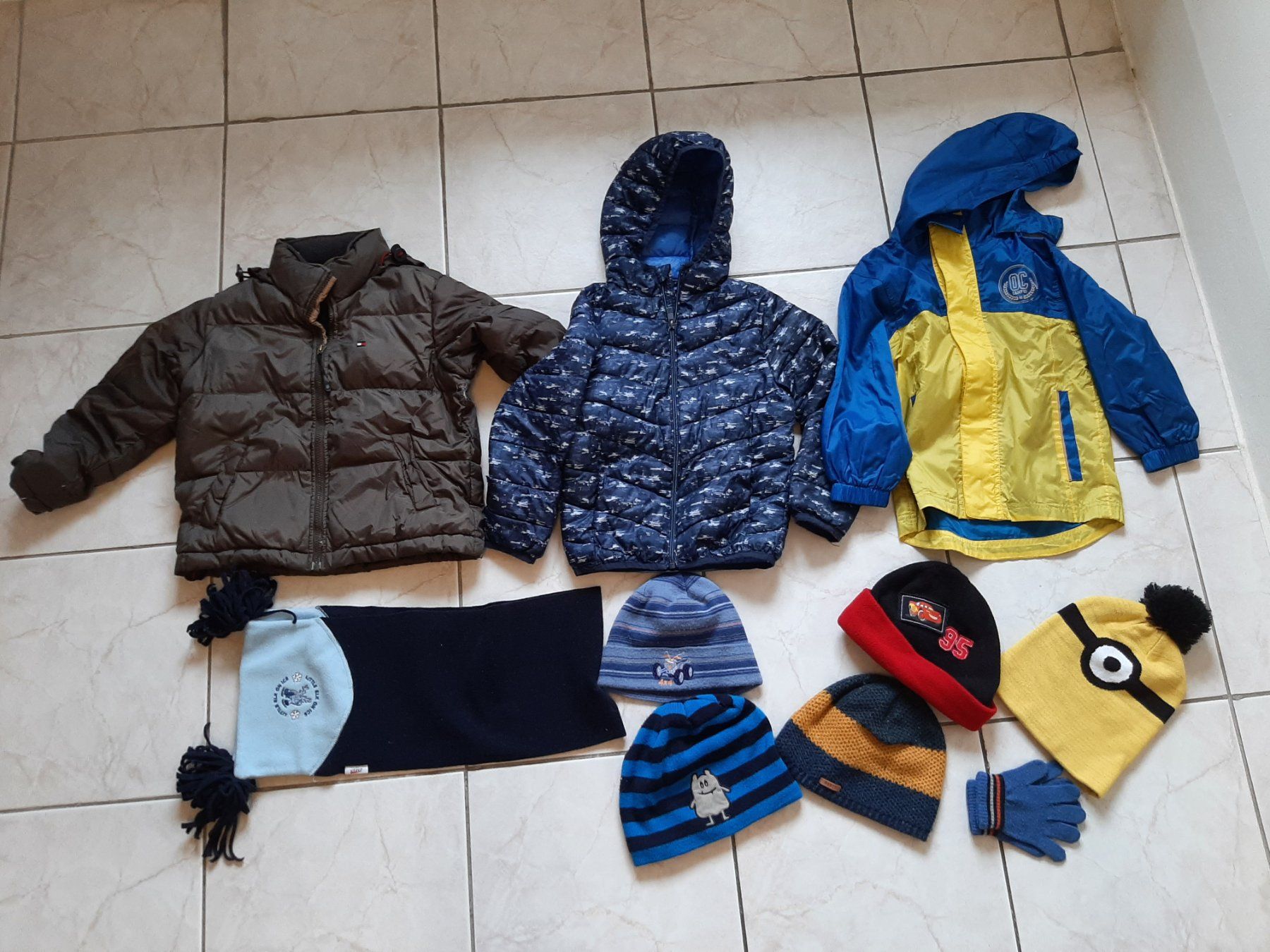Lotti & Set di vestiti: Kleiderpaket gr 110 – Usato da Brissago venduto da lucabell 2