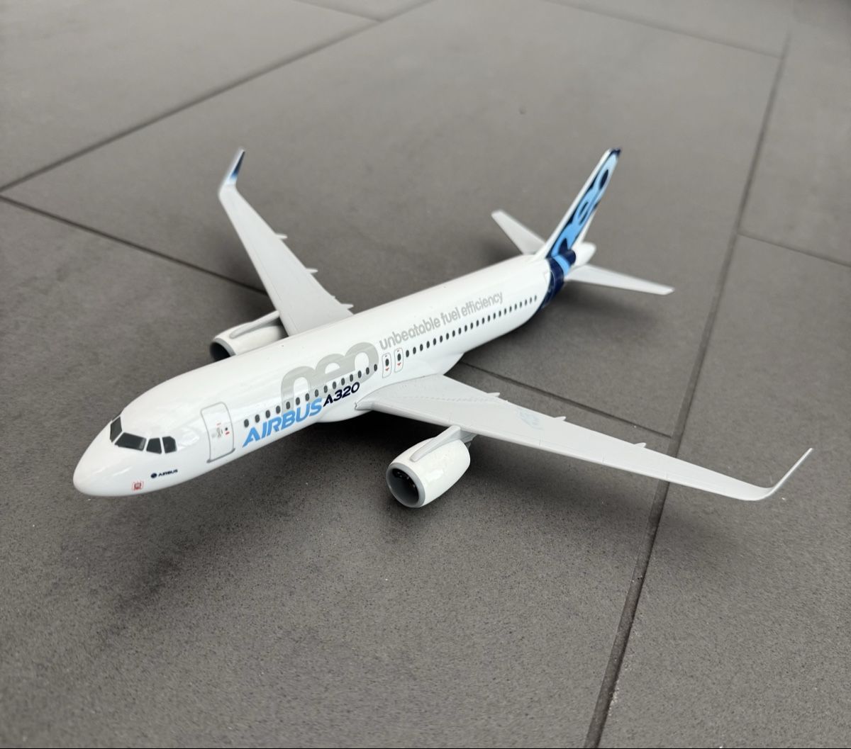 Airbus Kits de montage: A320neo Flugzeugmodell – D'occasion à Zürich par PapaFoxtrott