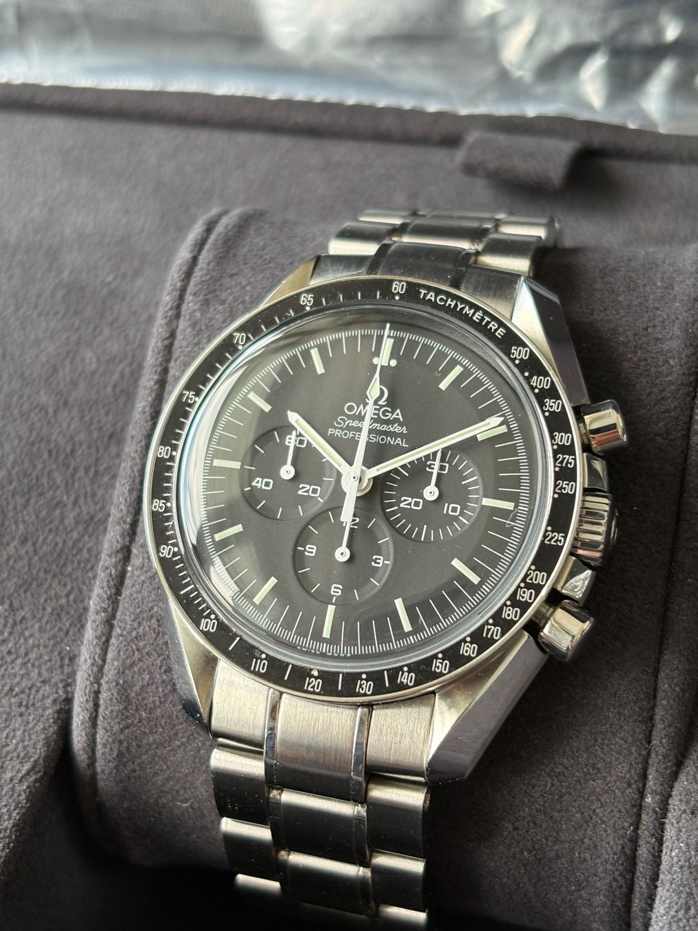 Omega Uhren: OMEGA Speedmaster Professional Moonwatch – Gebraucht aus Birsfelden von Mynos 1