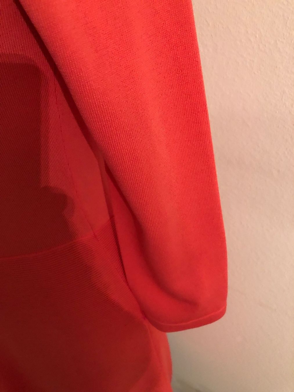 Kleider: Wunderschönes korallenfarbenes Strickkleid, Grösse 36 – Neu (gemäss Beschreibung) aus Arlesheim von leyRum4.5 3