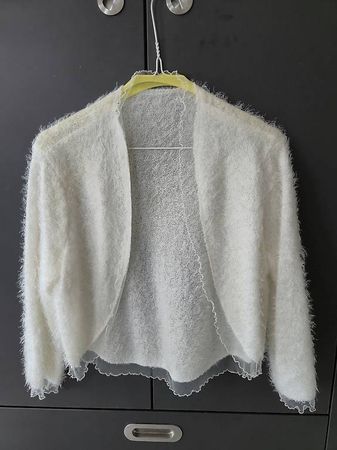 Elegantes Strickjäckchen / Bolero für besondere Anlässe