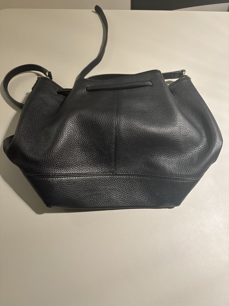 Aigner Borse da donna: Schwarze Beuteltasche von Aigner – Nuovo (secondo la descrizione) da Bern venduto da est_56rm 2