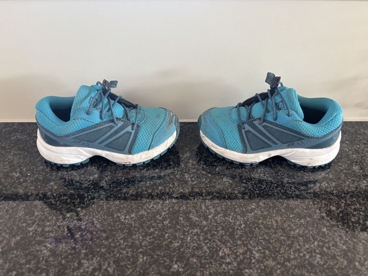 Salomon Scarpe per ragazzi: Trekkingschuhe / Wanderschuhe Salomon Grösse 26 blau  – Usato da Grosswangen venduto da Sunnyday35