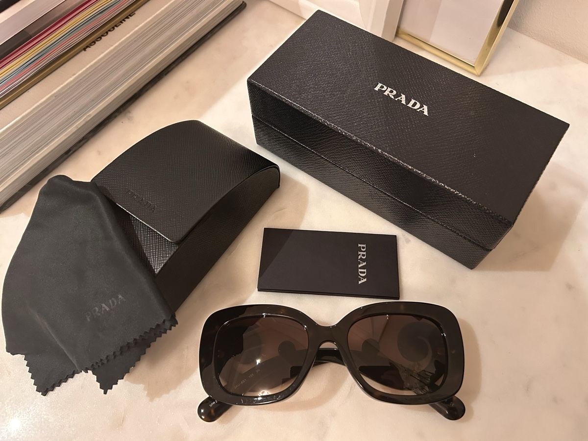 Prada Occhiali & Lenti: Prada sunglasses – Nuovo (secondo la descrizione) da Zürich venduto da evasara