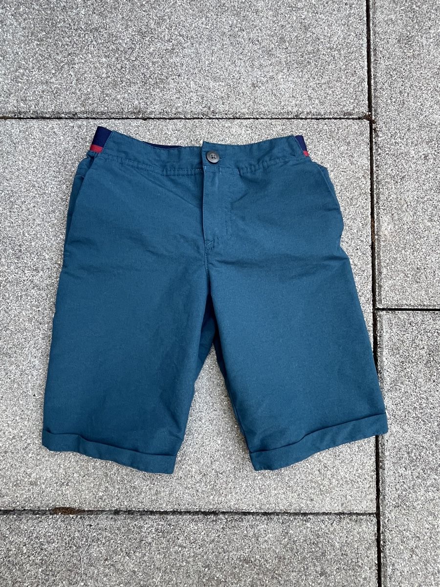 Decathlon Pantalons: 2 Shorts Décathlon taille 8-9 ans – D'occasion à Biel/Bienne par David_2012 2