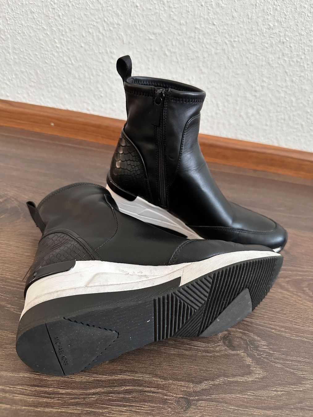 Michael Kors Scarpe da donna: Michael Kors Stiefeletten Leder schwarz Gr. 37.5 – Usato da Basel venduto da morochadelsur 2