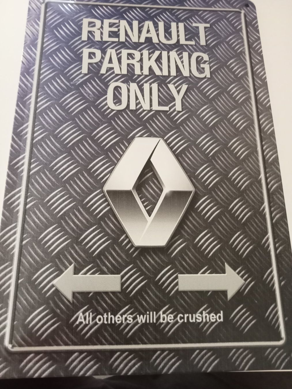 Schilder: Blechschild-RENAULT PARKING ONLY-ALL OTHERS WILL BE CRUSHED – Neu und originalverpackt aus Rupperswil von big-one-sale