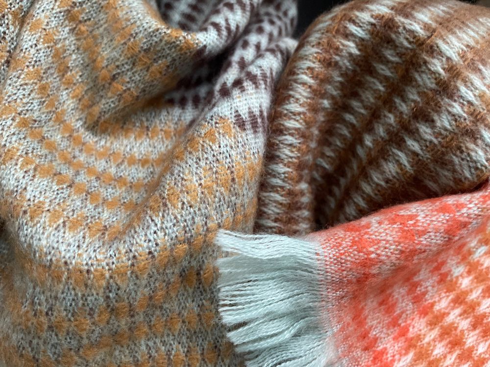 Foulards, Tücher & Schals: schöner grosser Schal XXL, Umhang – Gebraucht aus Flawil von Mito97 1
