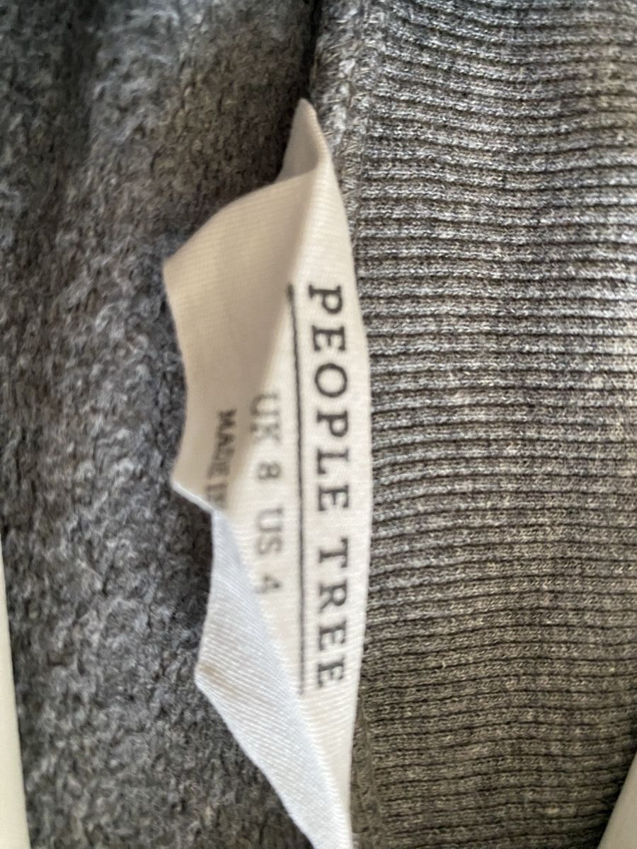 Tute: Jumpsuit PeopleTree fair&nachhaltig – Usato da Zürich venduto da Scano 2