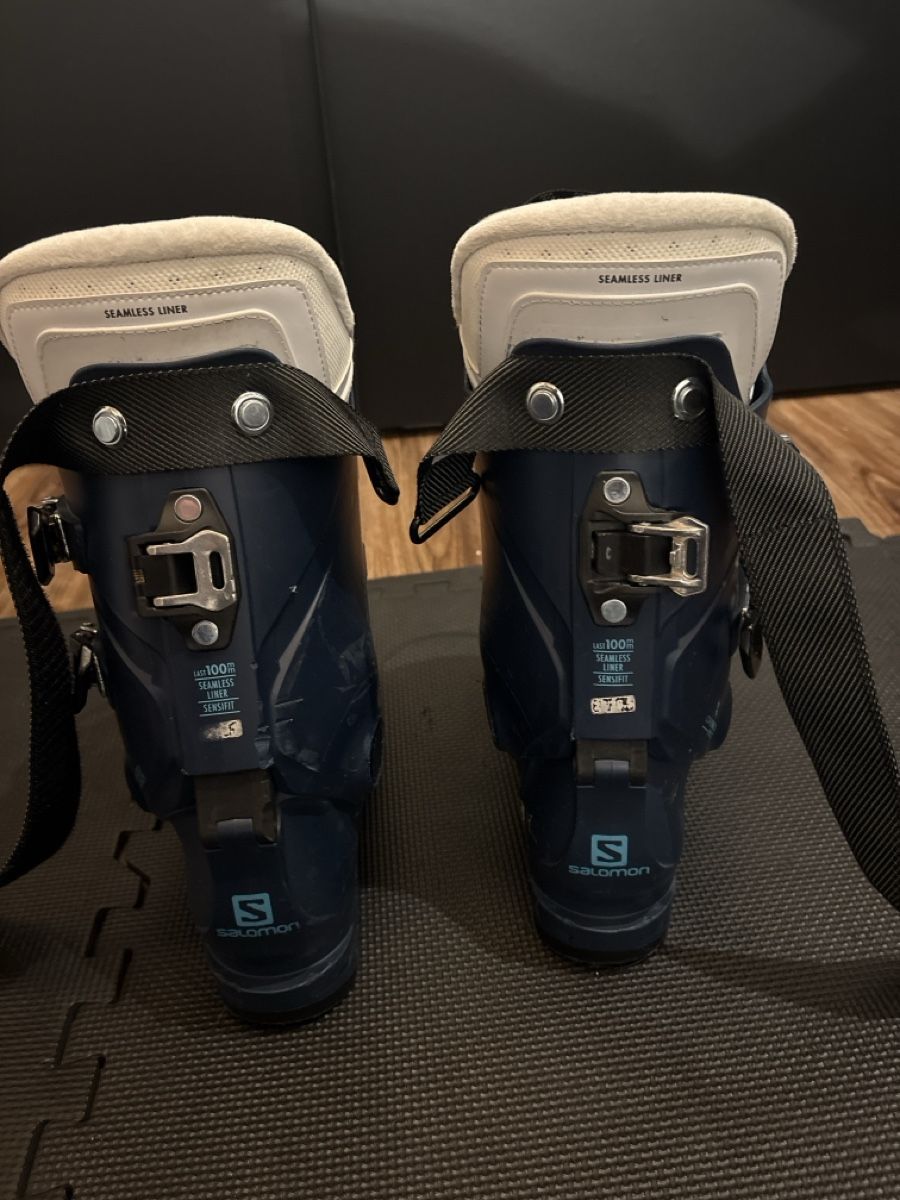 Salomon Scarpe da donna: Salomon Skischuhe mit Gehfunktion – Usato da Vordemwald venduto da HOPVORD 2