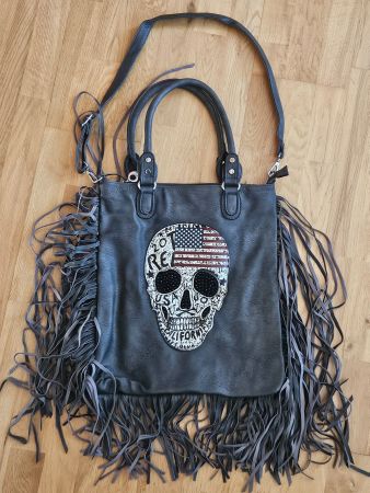 Tasche Damen Anthrazit mit Totenkopf und Fransen neu