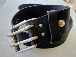 Ledergürtel Schwarz 2 Löcher 90/50