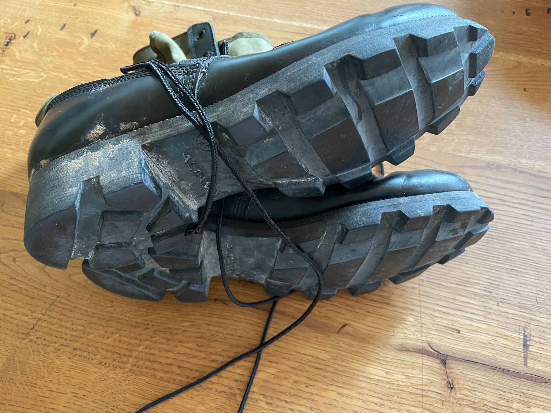 Scarpe da uomo: Bottes de combat style Vietnam us army – Usato da Oberbütschel venduto da Woodie2005 2