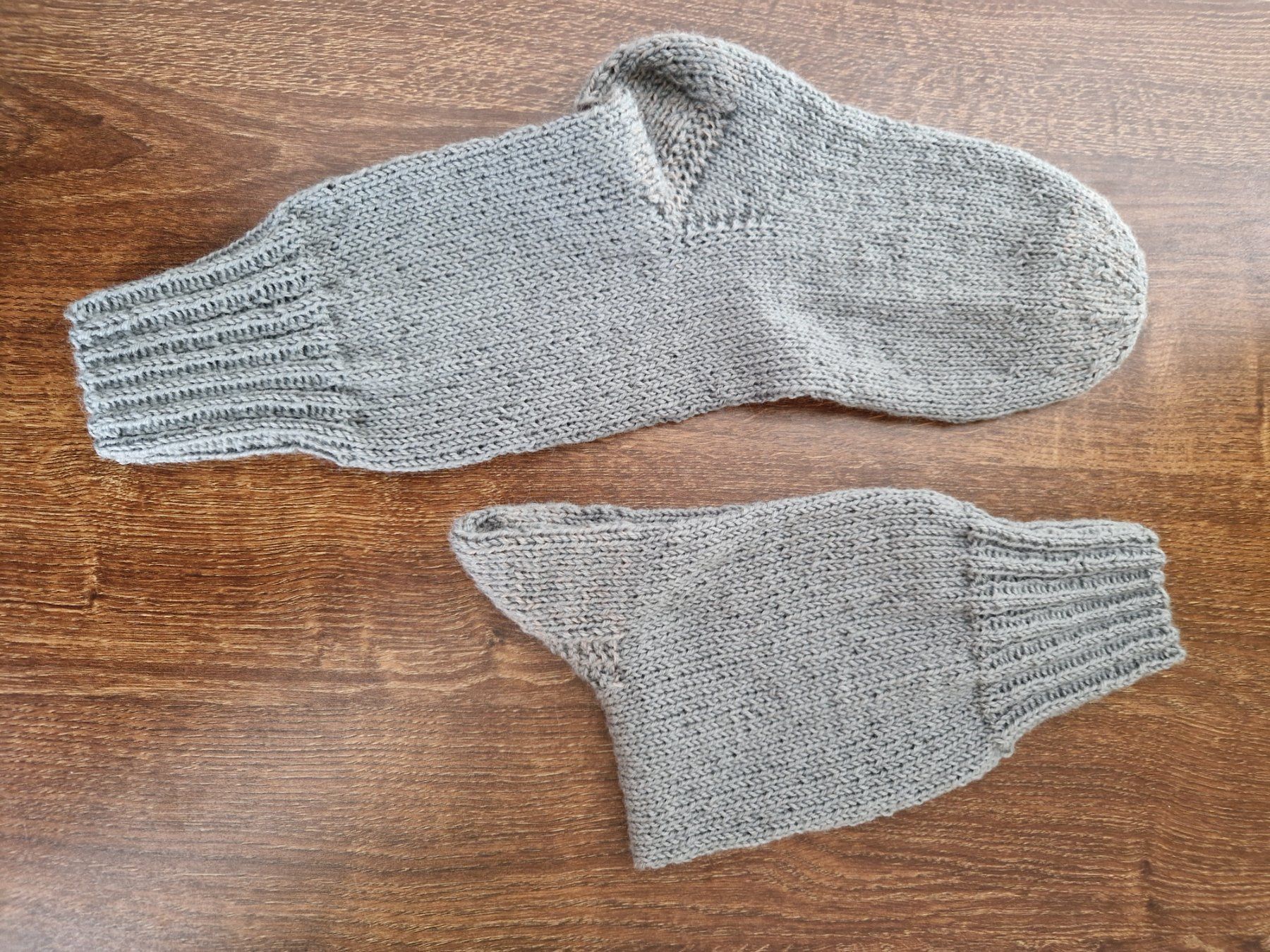 Calze: handgestrickte Socken Gr. 43 – Nuovo (secondo la descrizione) da Ursenbach venduto da gruenblau 1