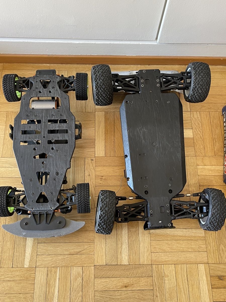RC Modellbau: Lot de 2 voitures télécommandées  occasion – Defekt aus Meyrin von fac_f8lj 2