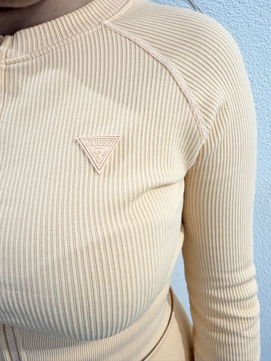 Guess Lotti di vestiti: Guess Strickjacke und Leggins – Nuovo (secondo la descrizione) da Märstetten venduto da JonuzM 1