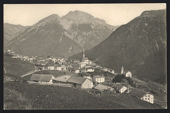 Cartoline postali: AK Sent /Engadin, Teilansicht mit Bergen – Usato da Berlin venduto da bartko-reher