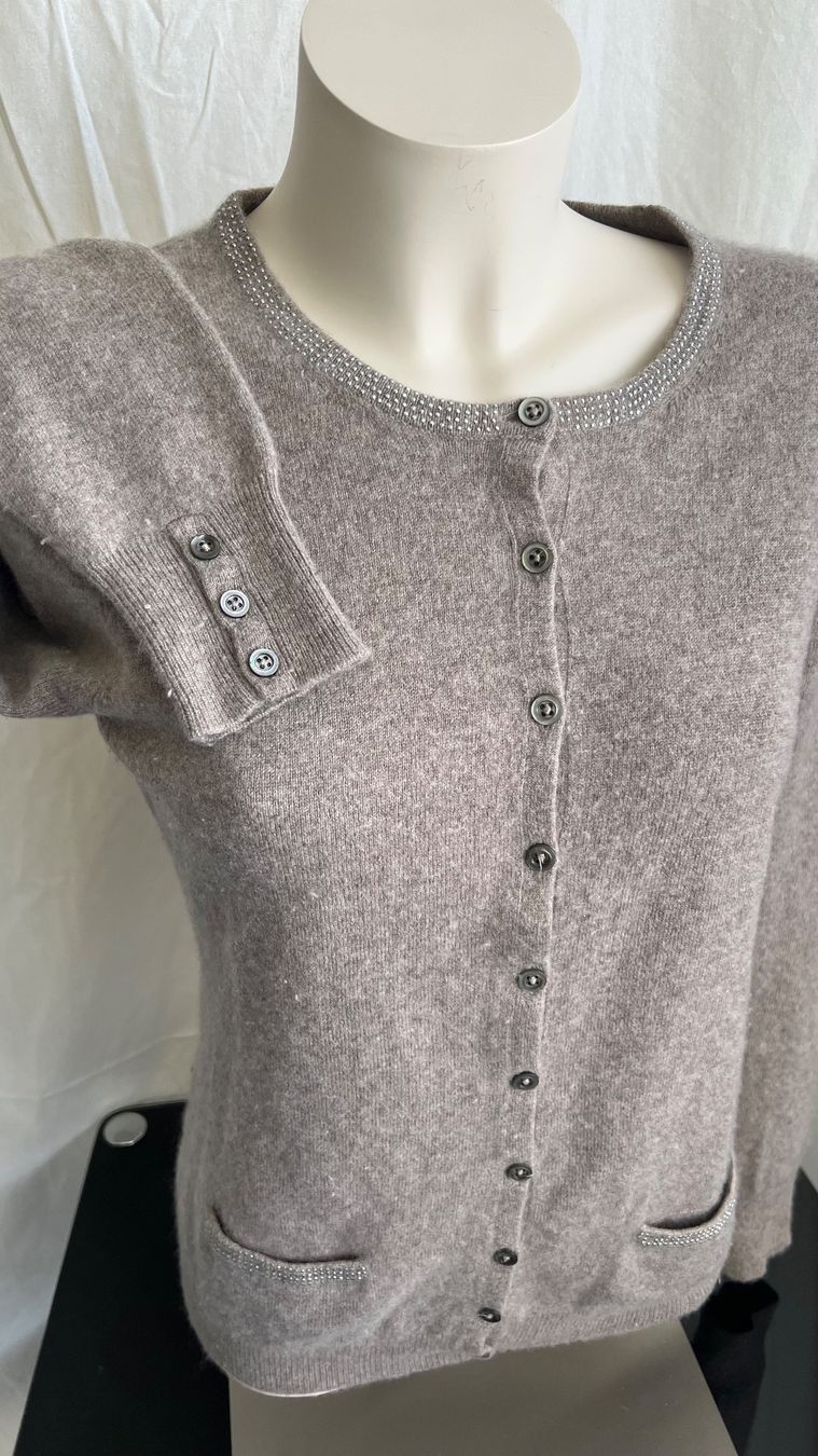 Repeat Giacche: KASCHMIR STRICKJACKE MIT STRASS VON REPEAT GR. 40 – Usato da Pfäffikon ZH venduto da Ruth8 2
