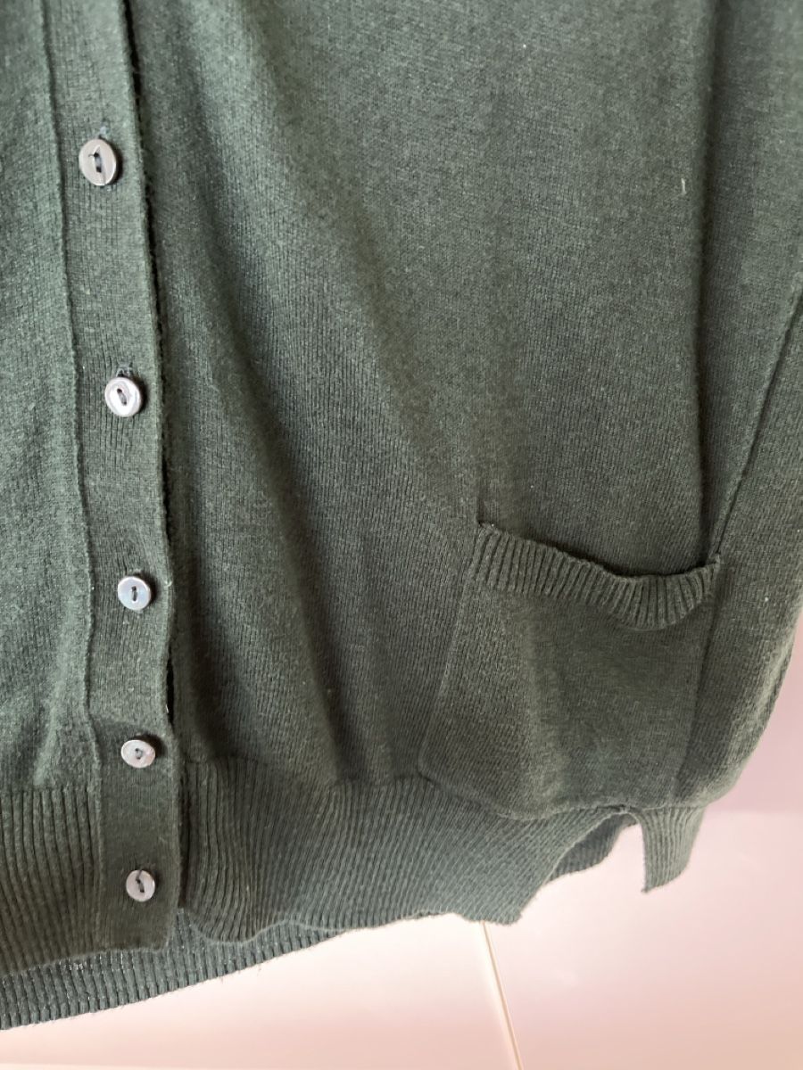 Mango Jacken: Dunkelgrüne Strickjacke, Grösse M – Gebraucht aus Buchs SG von Vrenilein 1