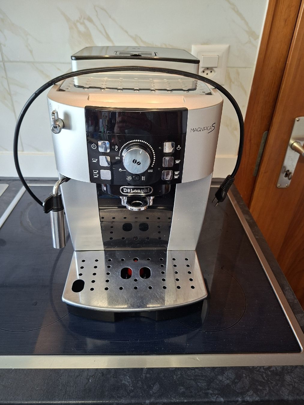 De'Longhi Macchine per caffè & Macchine per espresso: de longhi  kaffeemaschine – Usato da Lungern venduto da Lena189
