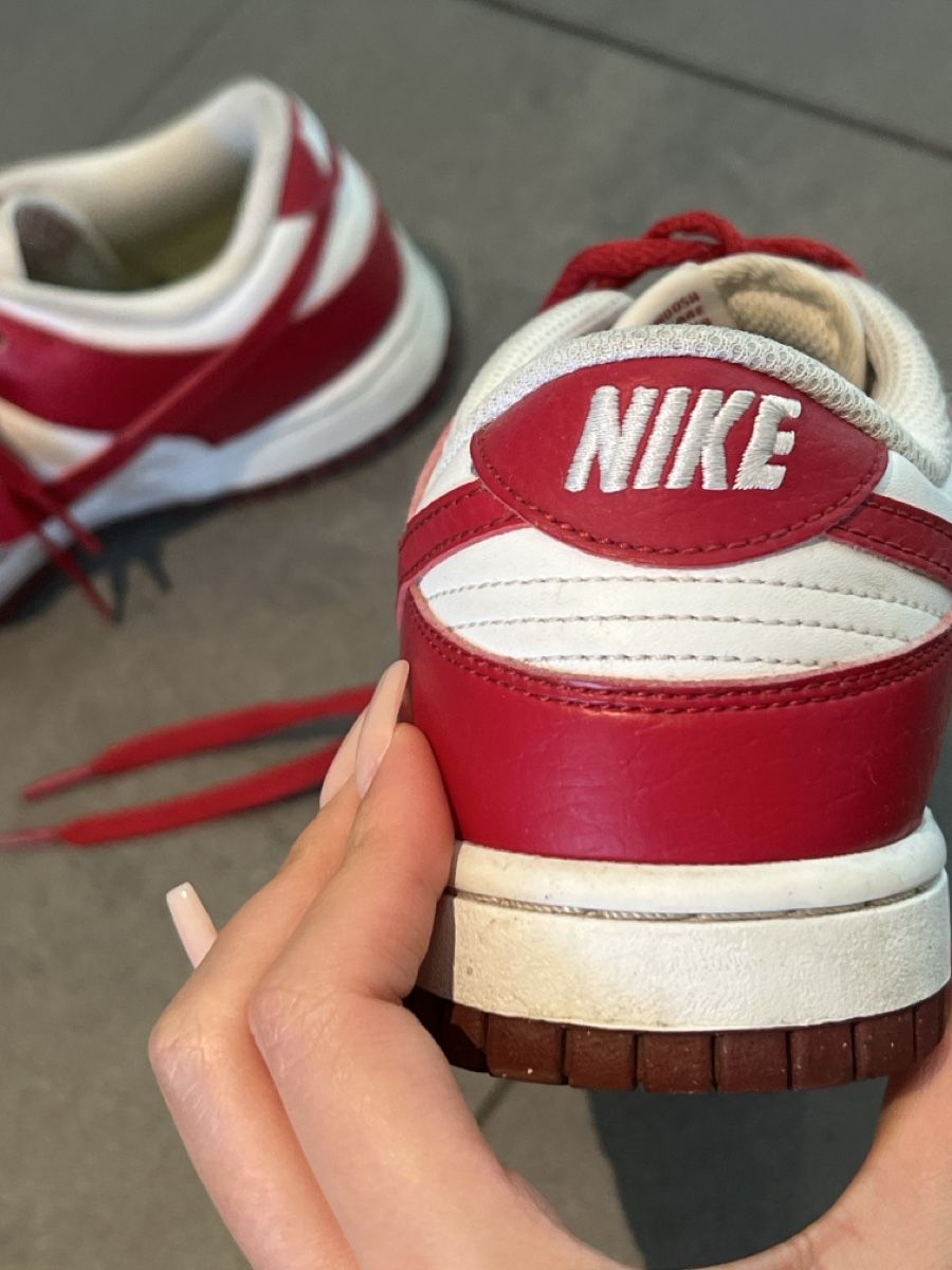Nike Chaussures femmes: Nike Dunk Low Grösse 37.5  – D'occasion à Wettingen par Jaaani 1