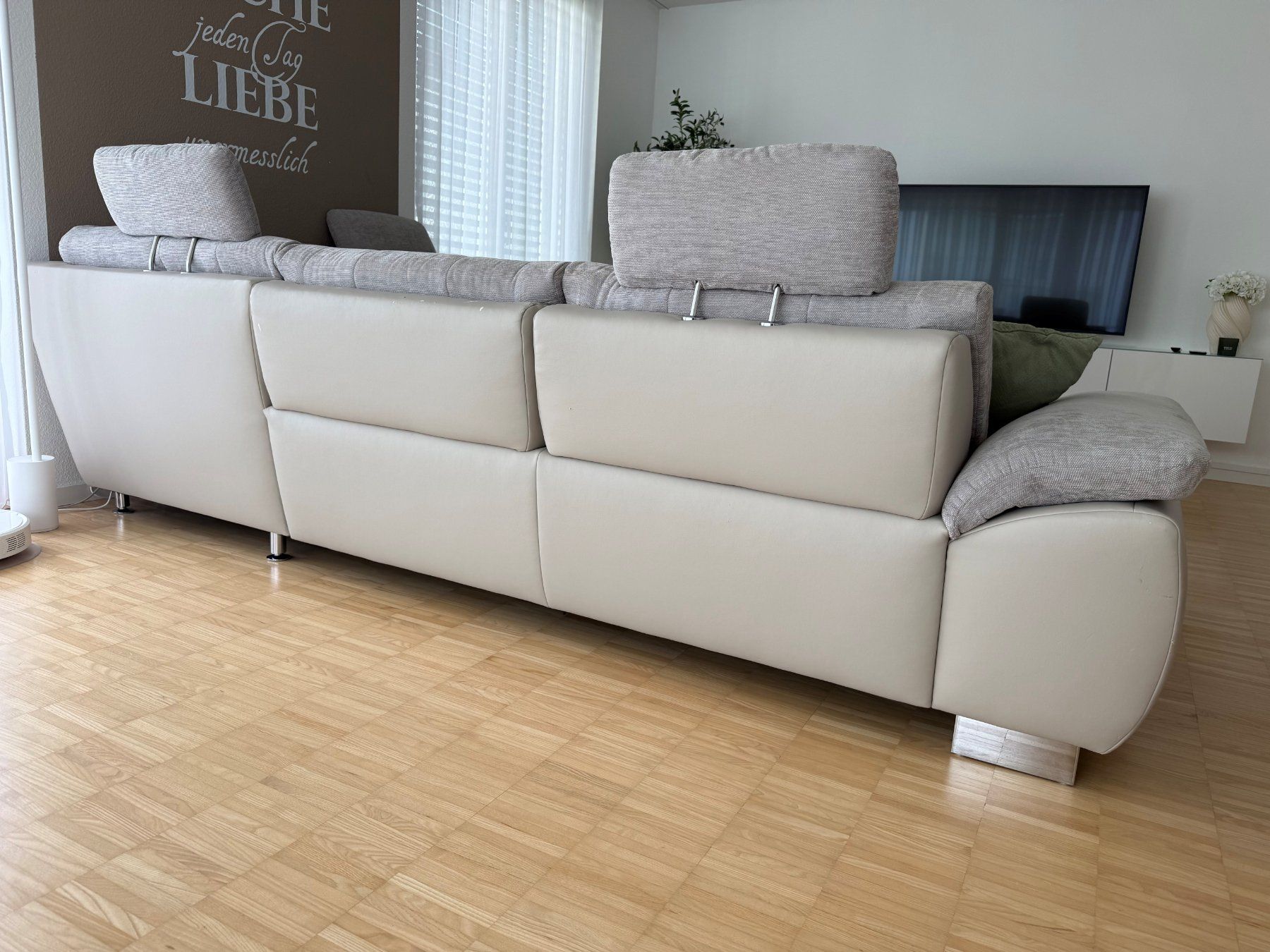Sofas: Ecksofa mit Hocker und manueller Verstellung – Gebraucht aus St. Gallen von Edi040 3