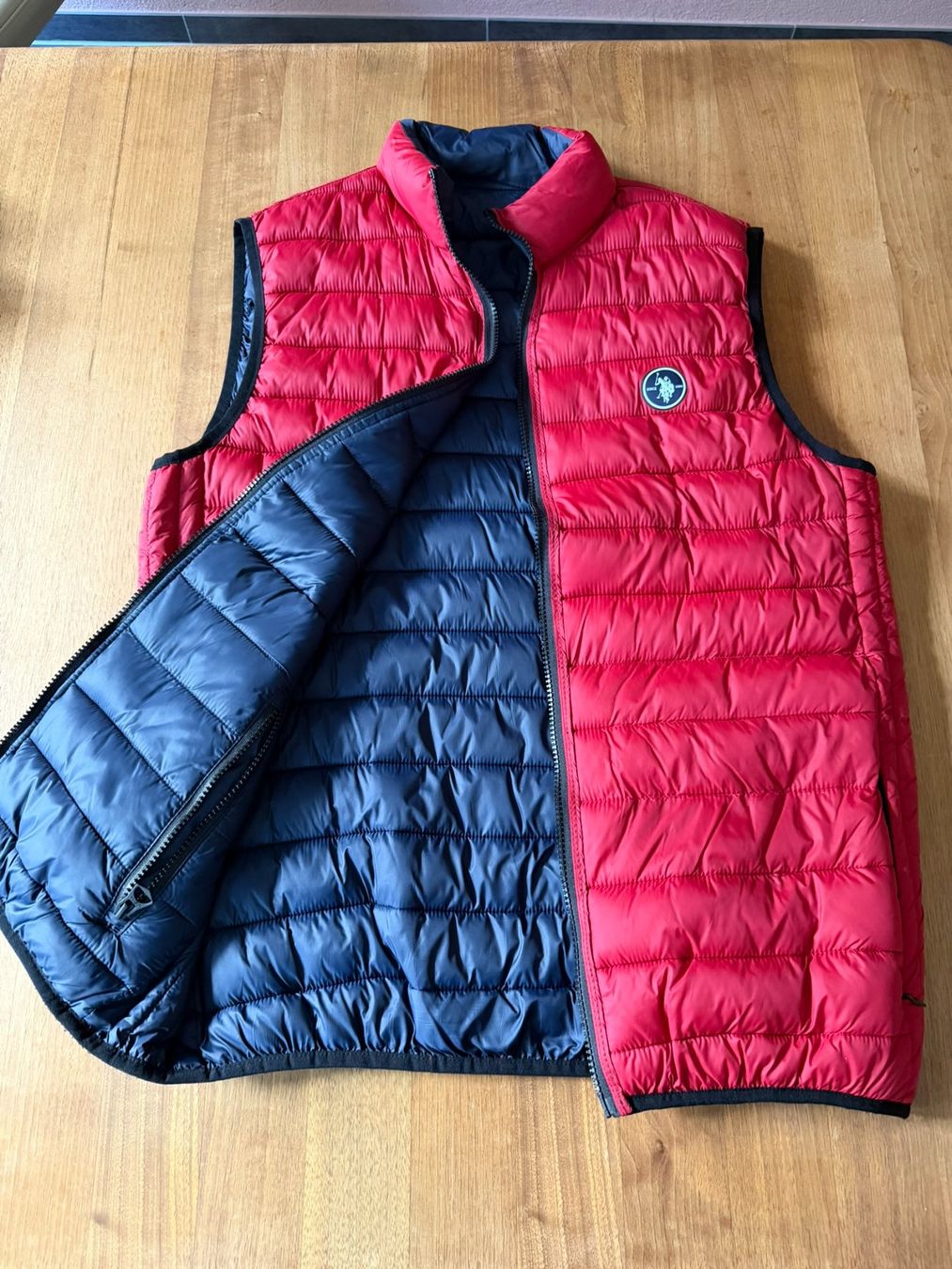 Gilet & Giacche: U.S. Polo Assn. Wendeweste Rot / Blau – Usato da Schaffhausen venduto da Mauzzel 2