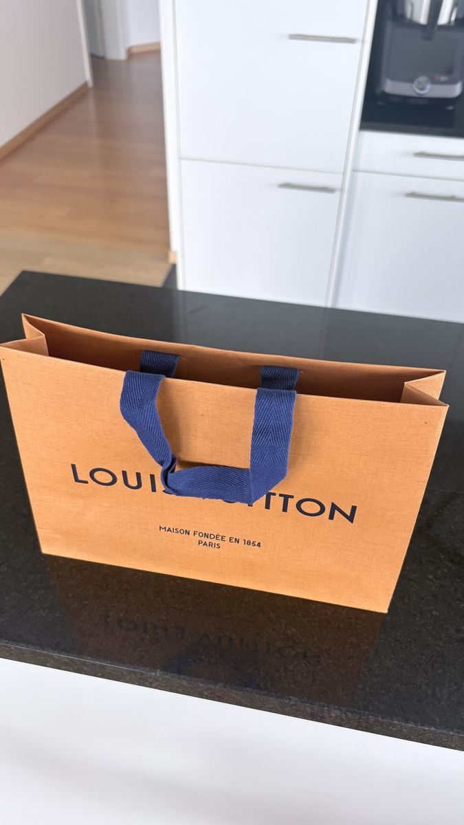 Louis Vuitton Taschen: Louis Vuitton Tragtasche – Neu (gemäss Beschreibung) aus Glarus von mgi0811 1