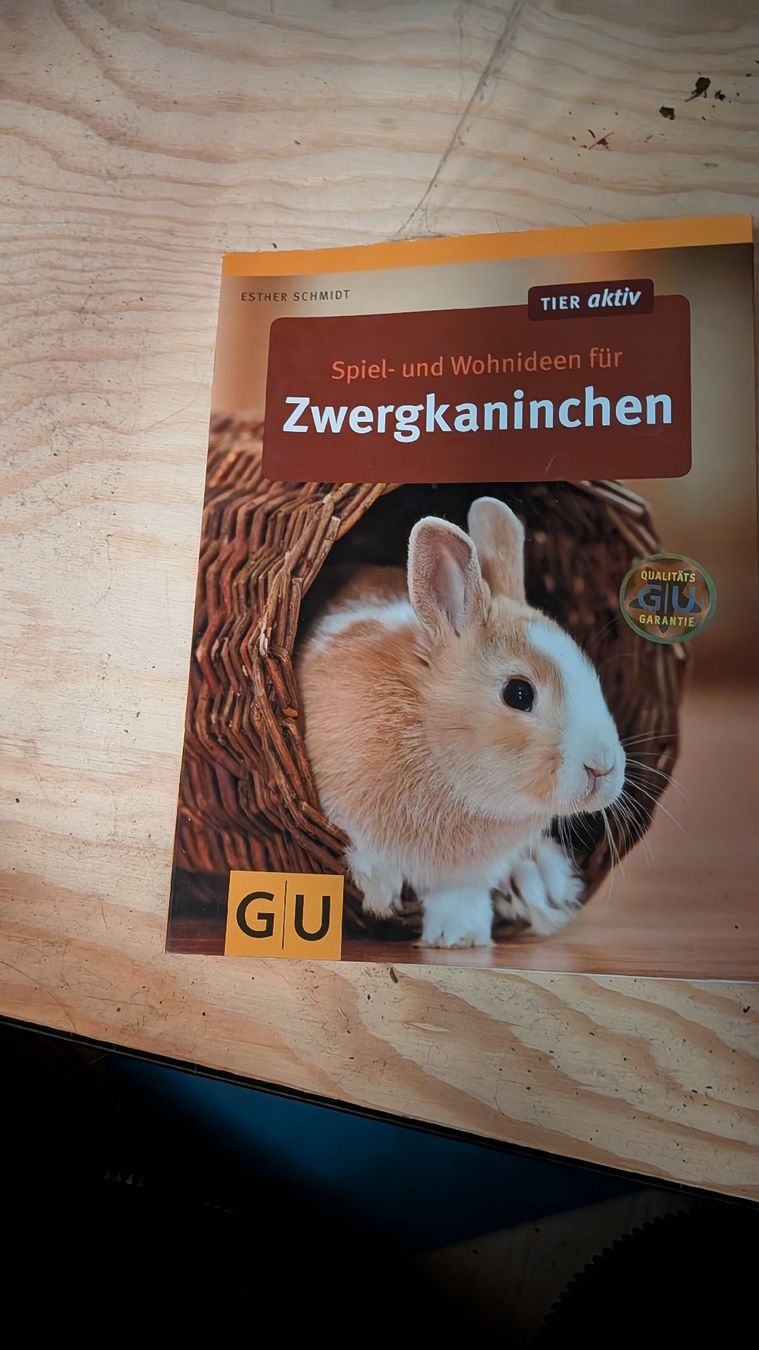Livres: Zwergkaninchen  – D'occasion à Wattenwil par karinschaw 2