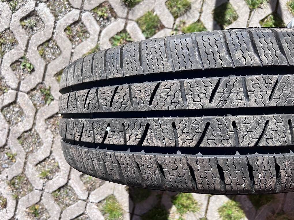 Pneus & Kompletträder: Winterpneus Pirelli Carrier 4x – Gebraucht aus Davos Dorf von Johnny-whoo 1